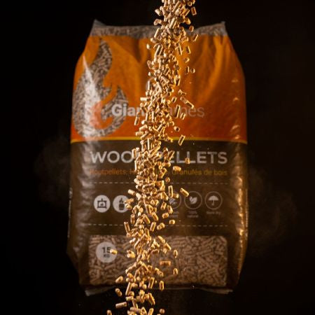 Palette Giant Flames Holzpellets 65 Säcke x 15 kg (975 kg)